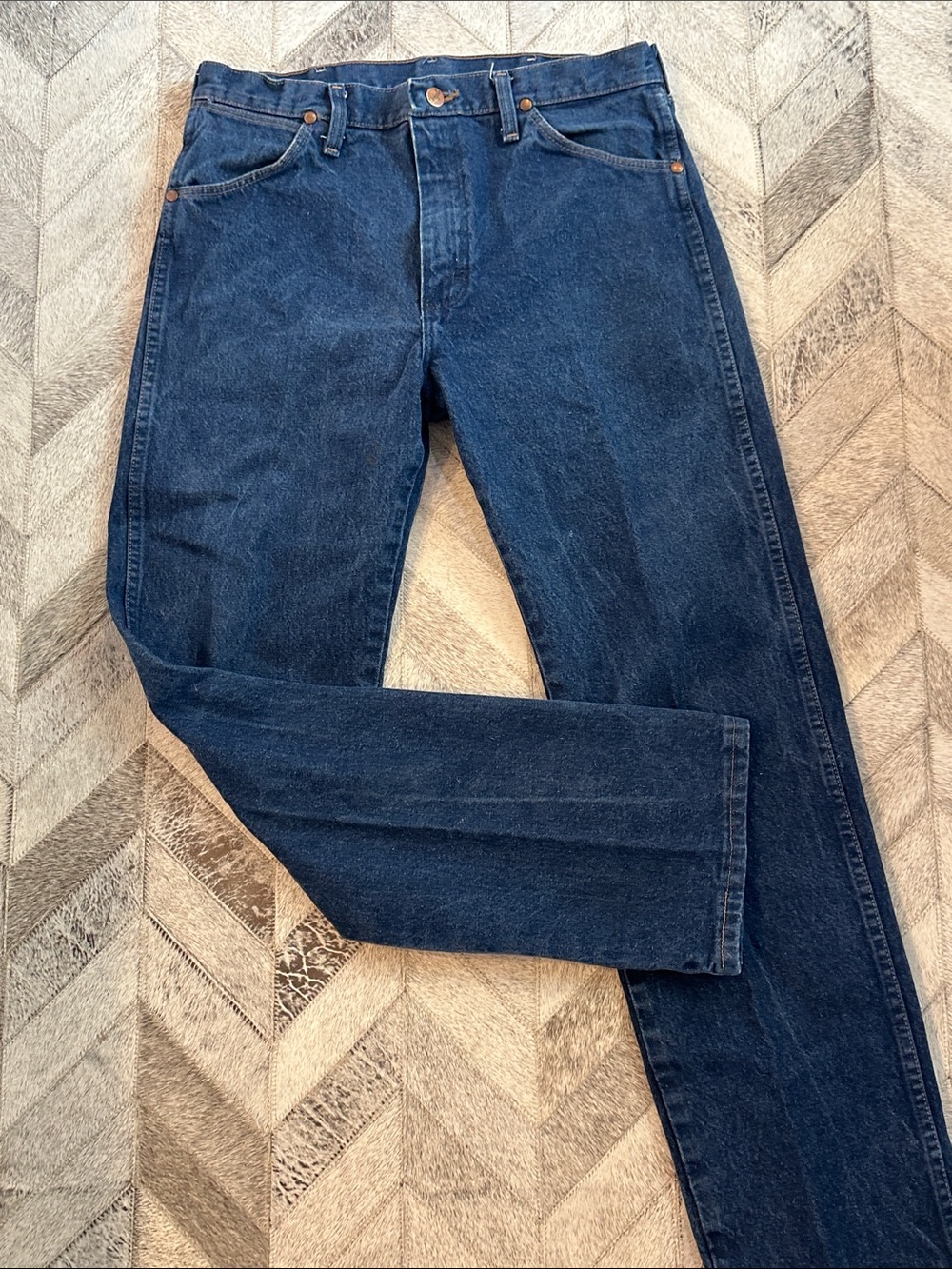 Classic Men's Dark Blue Jeans 32x32